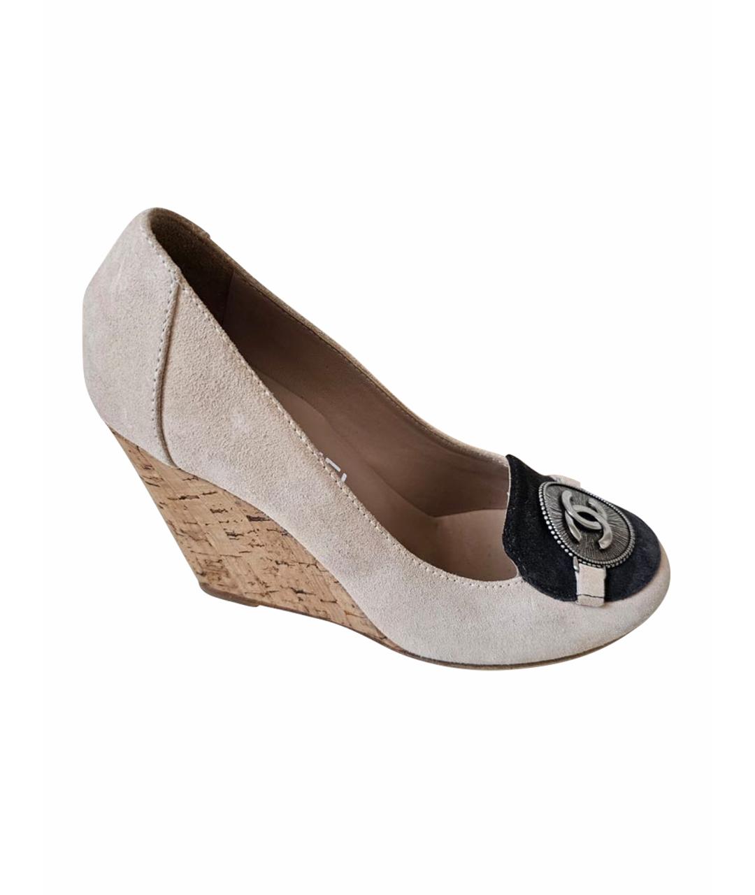 CHANEL Бежевые замшевые туфли, фото 1