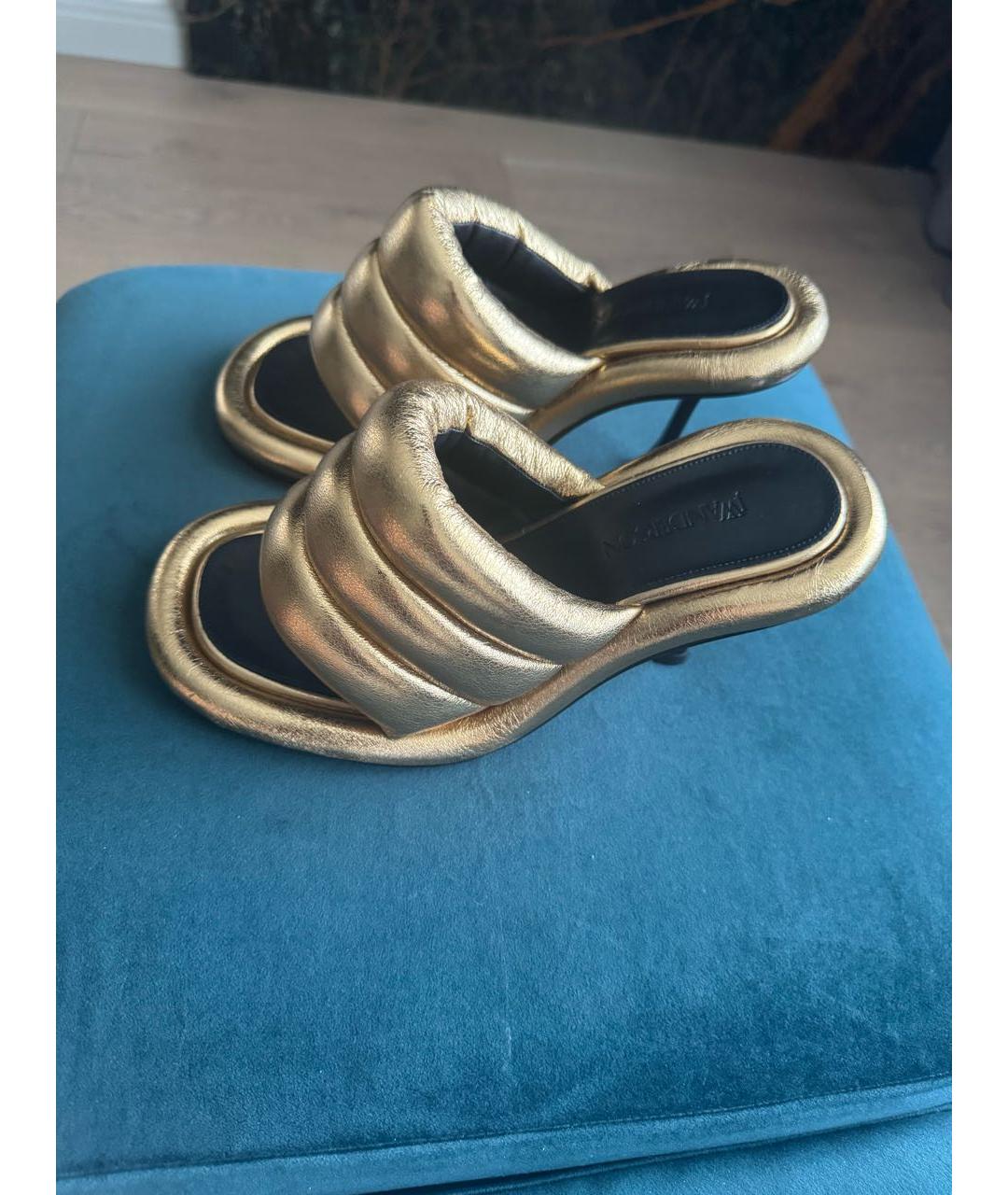 J.W.ANDERSON Золотые кожаные мюли, фото 2