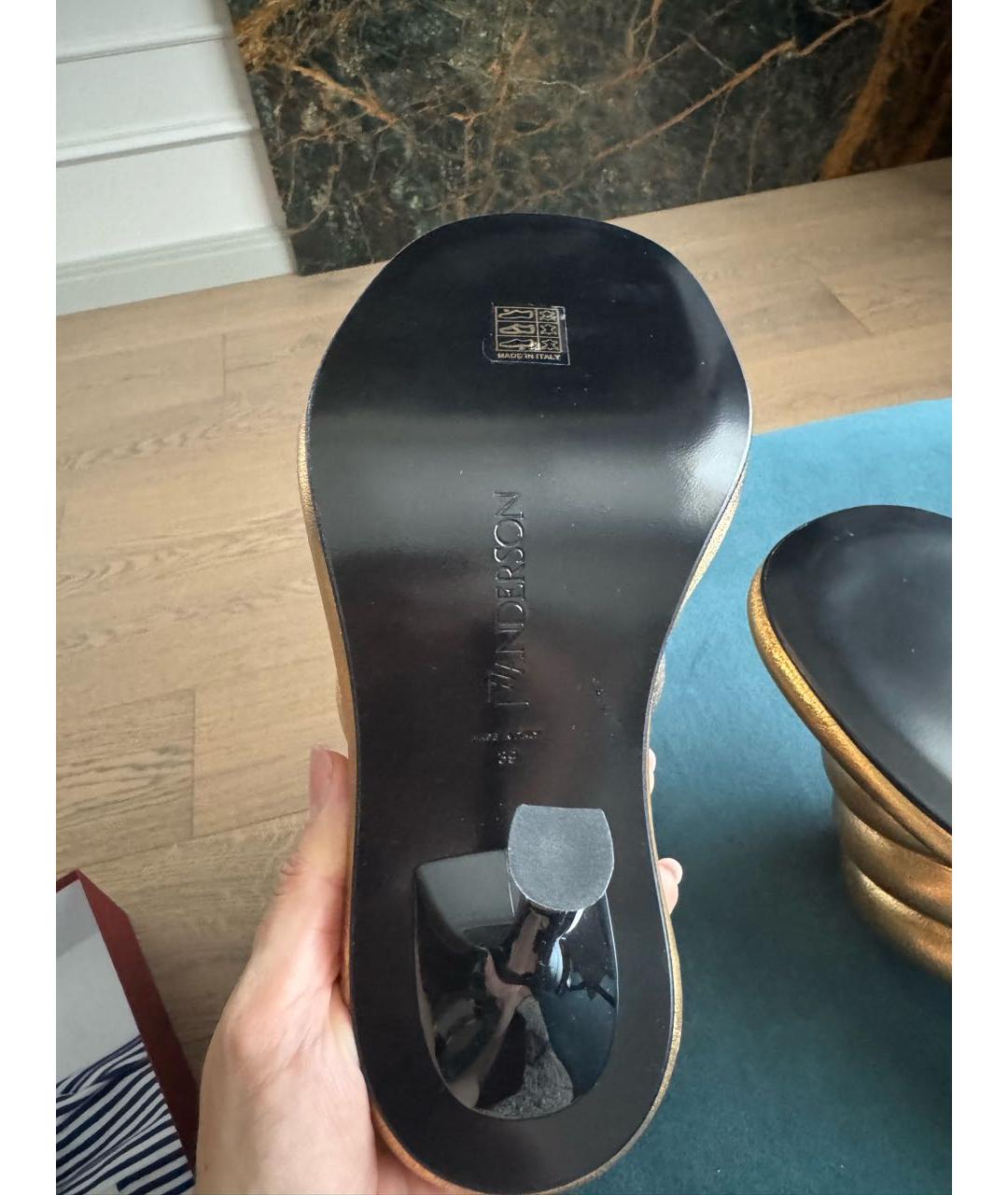 J.W.ANDERSON Золотые кожаные мюли, фото 3