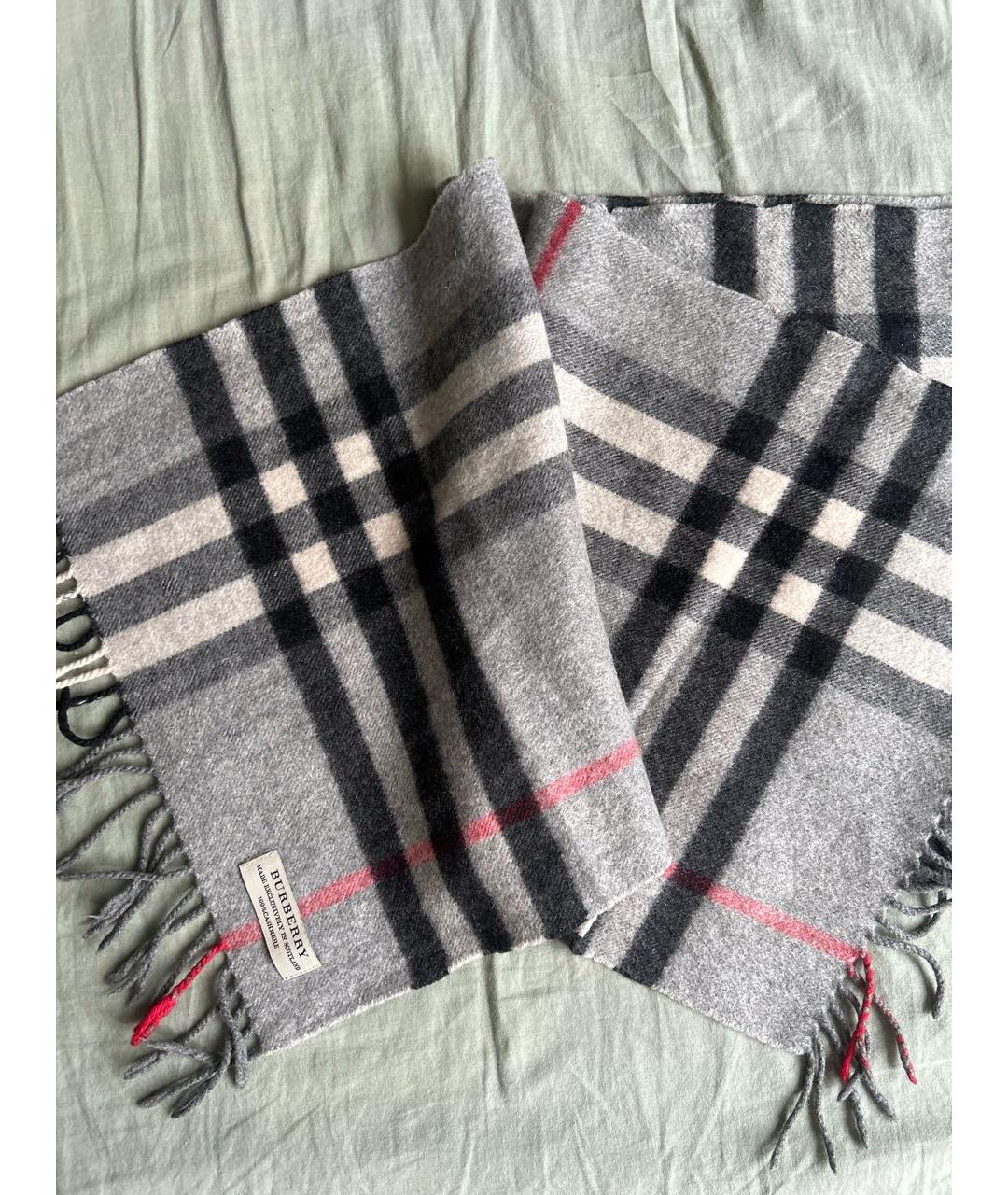 BURBERRY Серый кашемировый шарф, фото 5