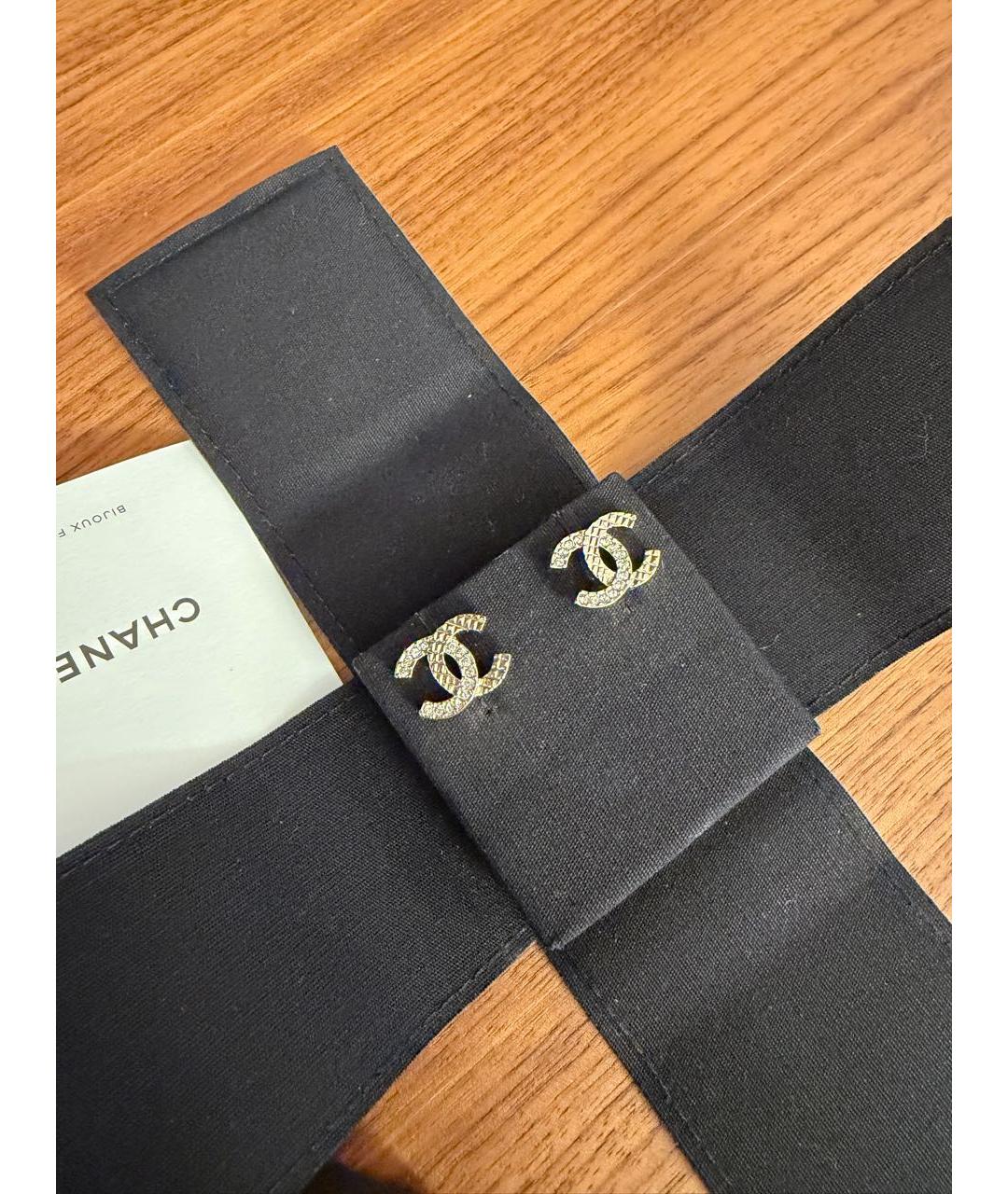 CHANEL Золотые металлические серьги, фото 4