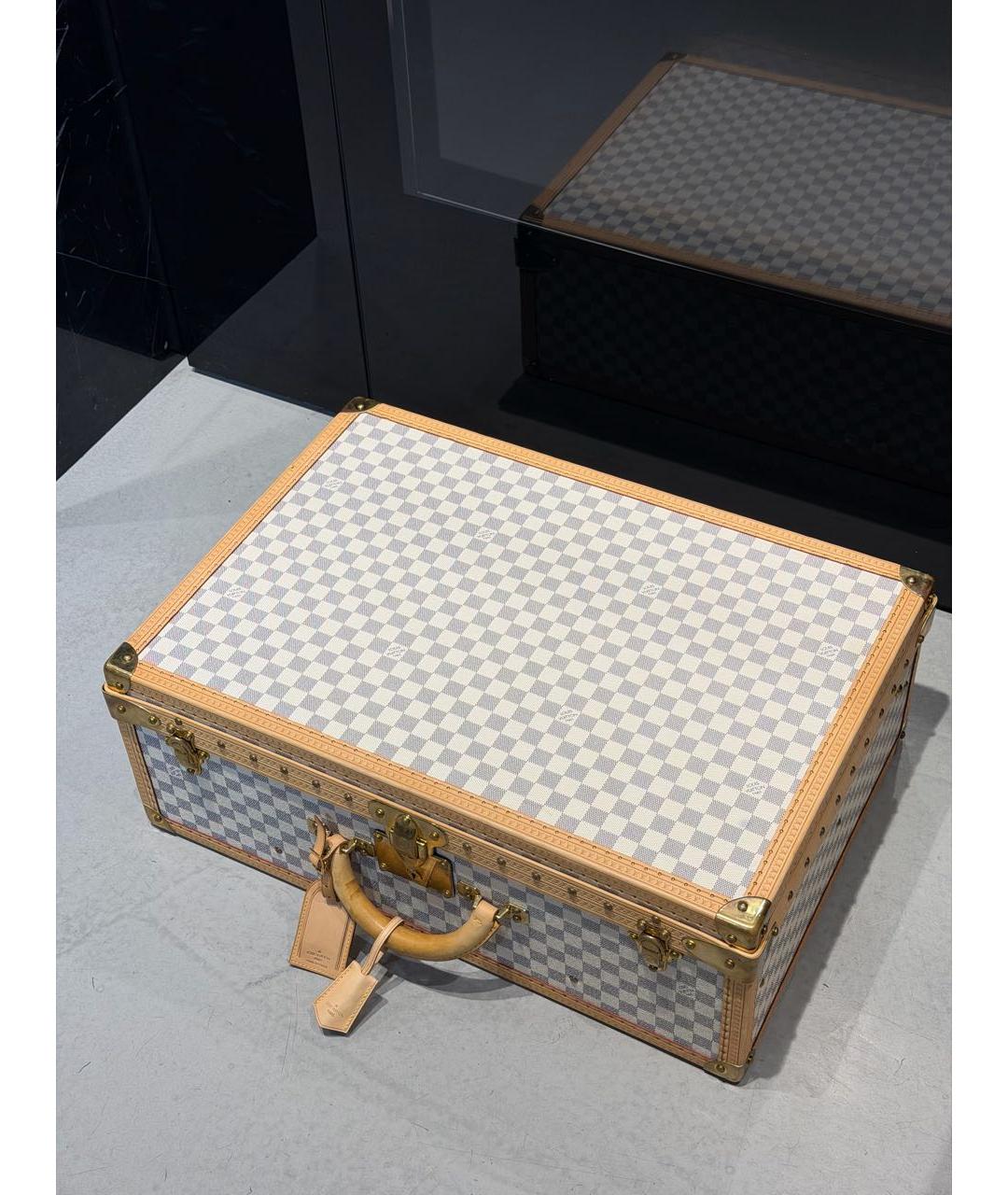 LOUIS VUITTON Белый кожаный чемодан, фото 6