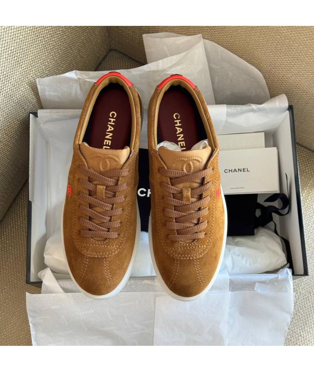 CHANEL Коричневые замшевые кеды, фото 3