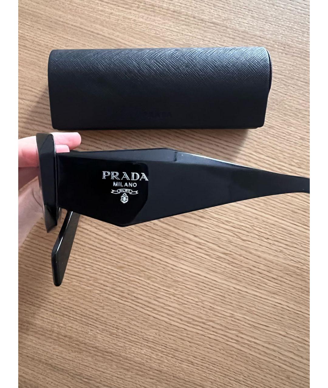 PRADA Черные пластиковые солнцезащитные очки, фото 3