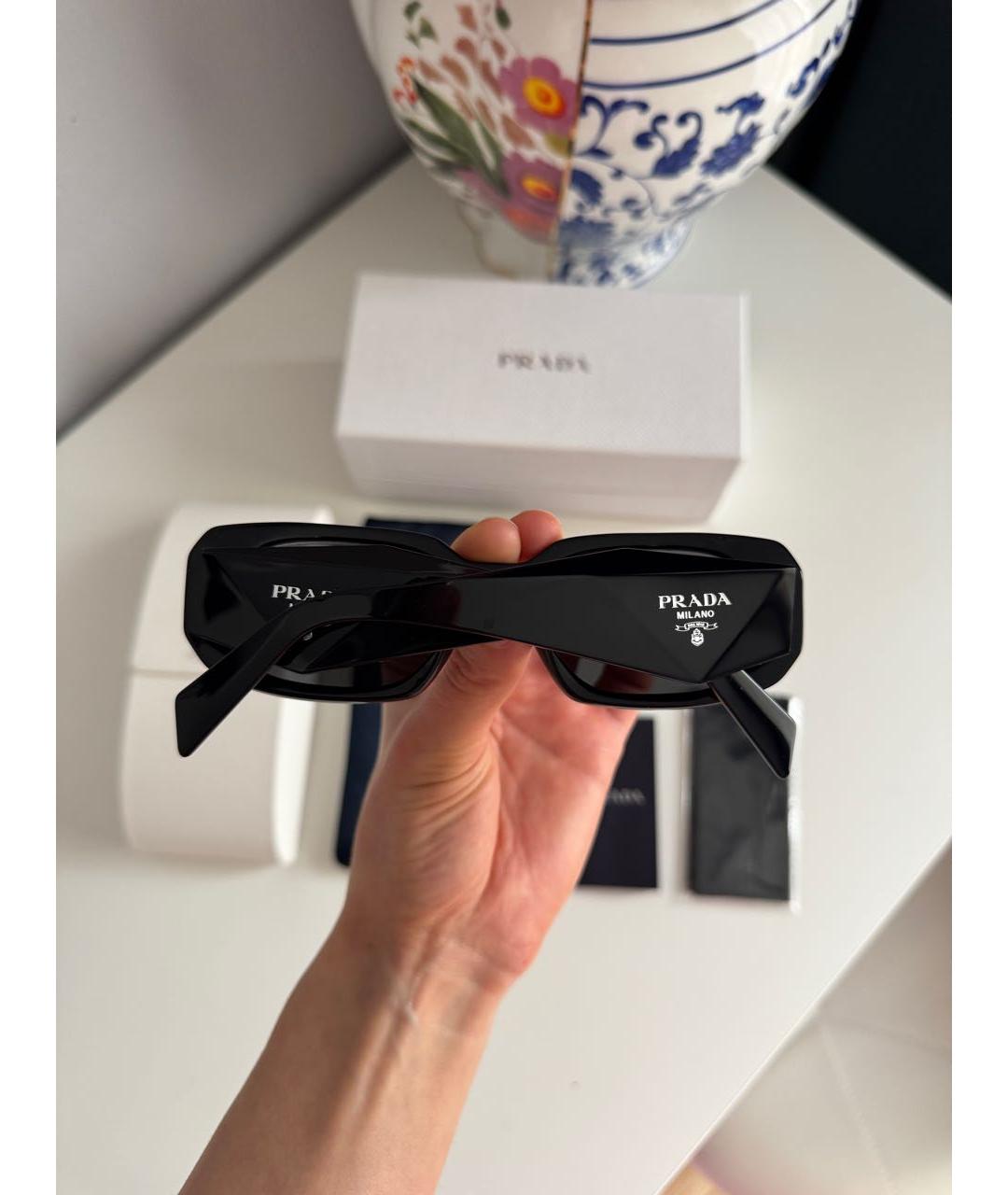 PRADA Черные пластиковые солнцезащитные очки, фото 5