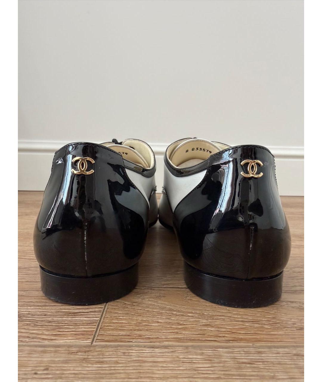 CHANEL Белые туфли из лакированной кожи, фото 4