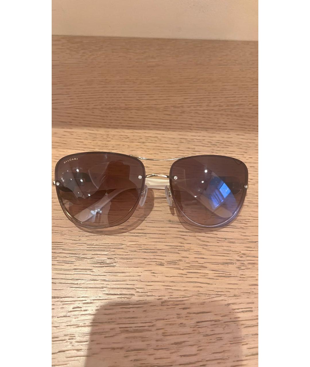 BVLGARI Бежевые пластиковые солнцезащитные очки, фото 7
