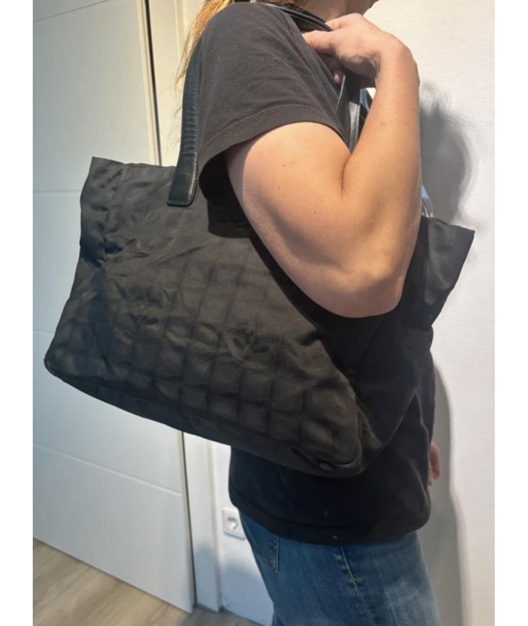 CHANEL Черная тканевая сумка с короткими ручками, фото 5