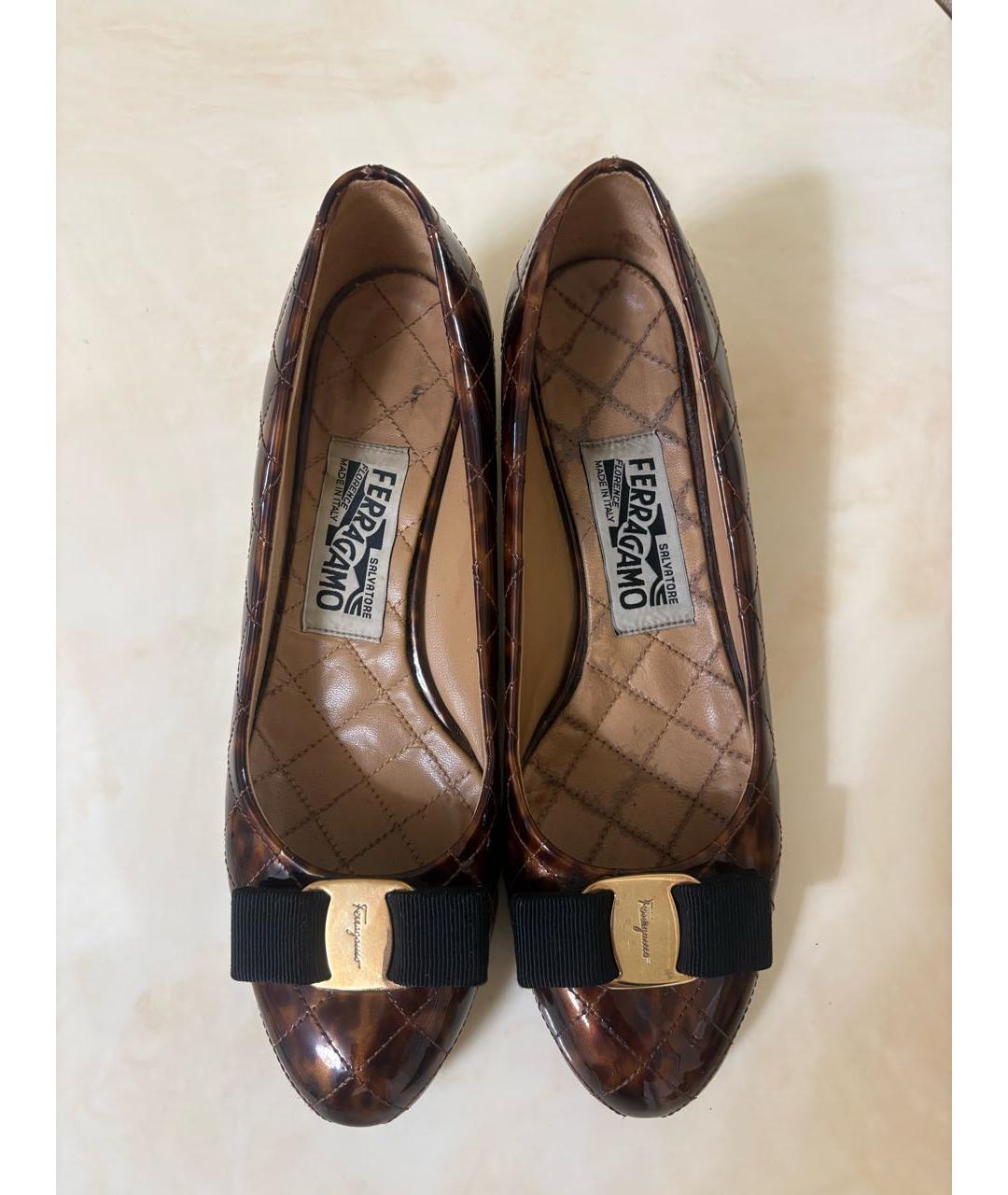 FERRAGAMO Коричневые туфли из лакированной кожи, фото 3