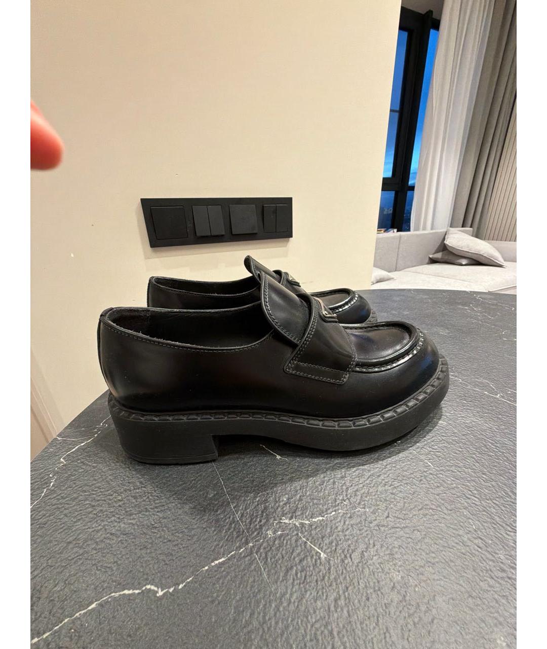 PRADA Черные кожаные лоферы, фото 5