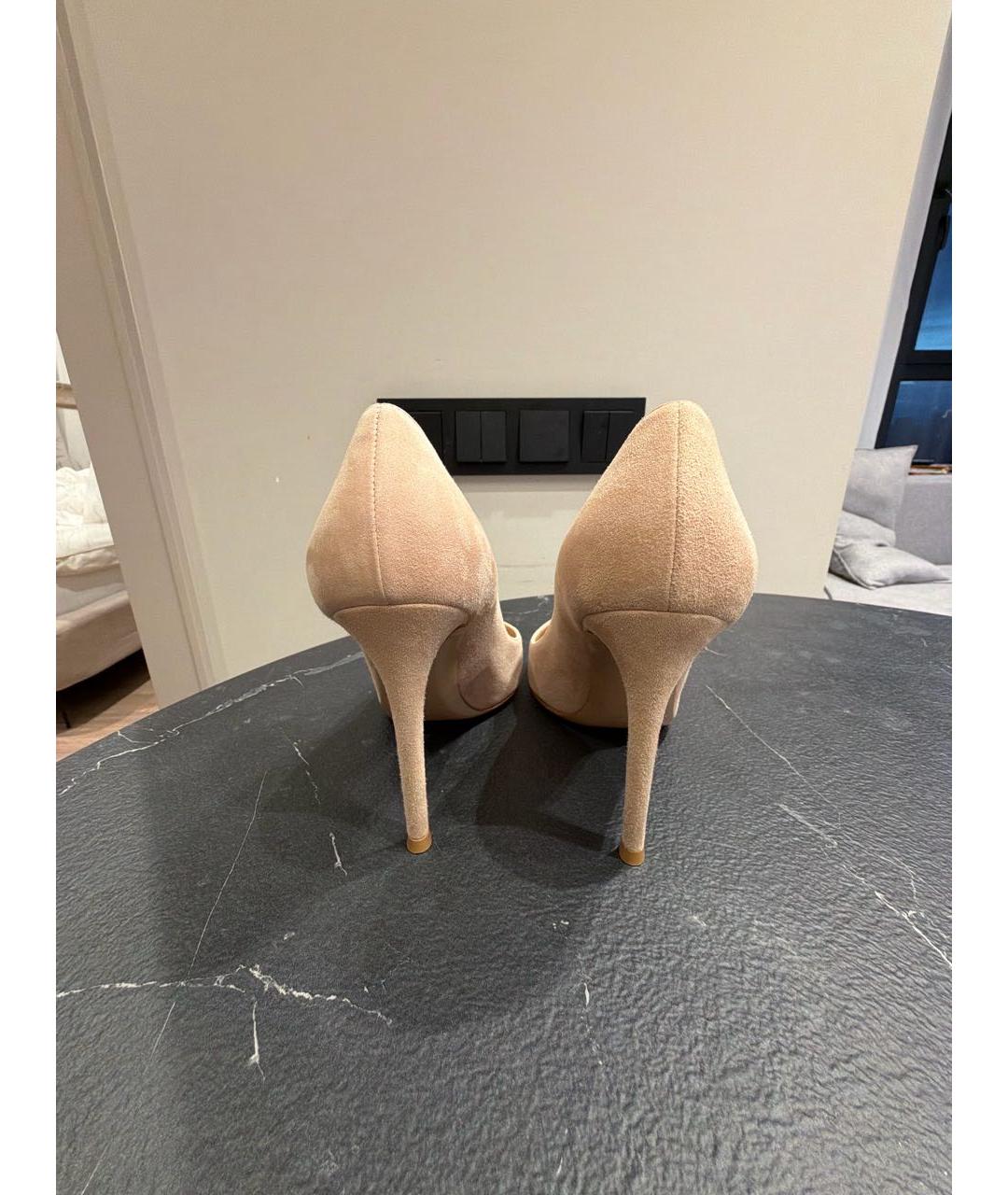 GIANVITO ROSSI Бежевые замшевые туфли, фото 4