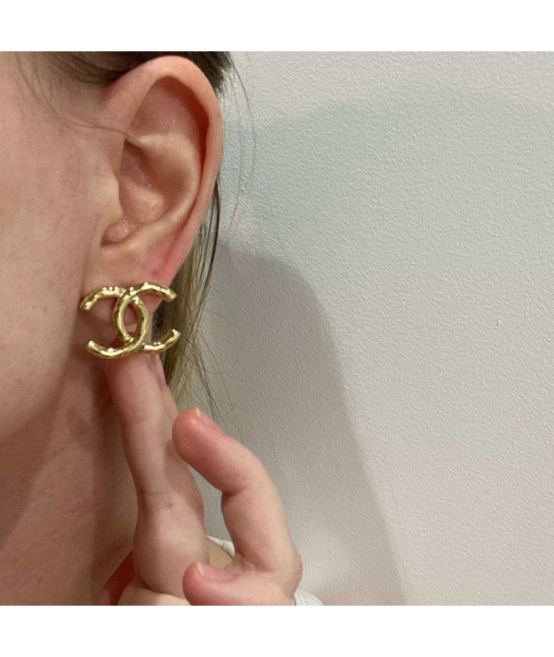 CHANEL Золотые металлические серьги, фото 3