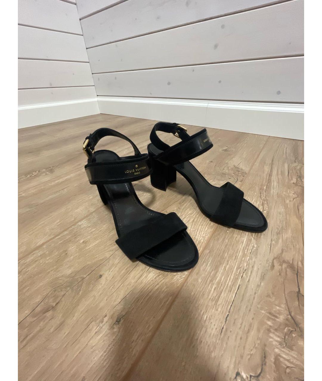 LOUIS VUITTON Черные замшевые босоножки, фото 5