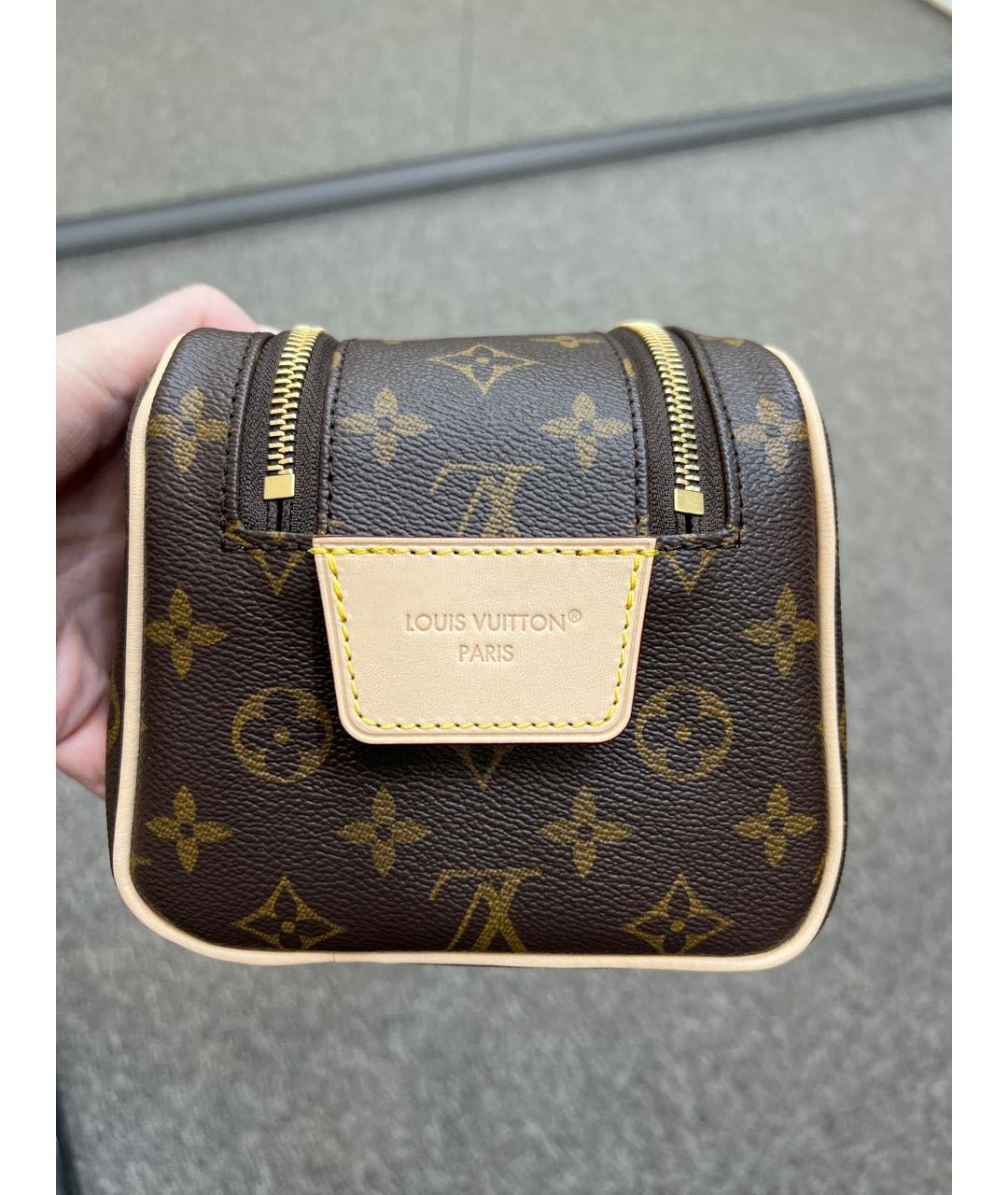 LOUIS VUITTON Коричневая косметичка, фото 5