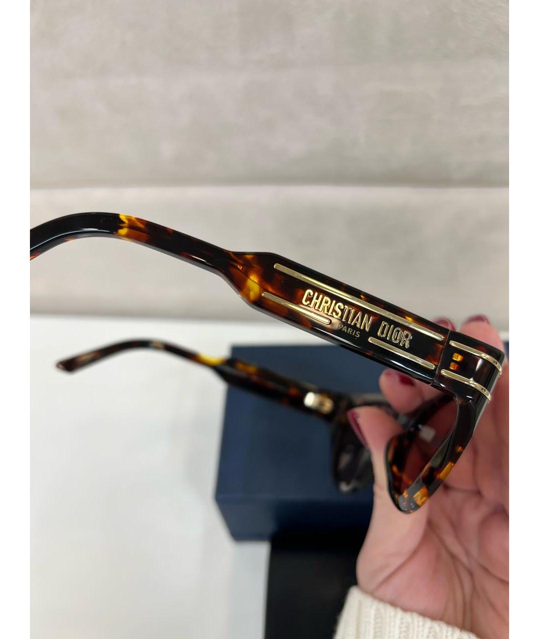 CHRISTIAN DIOR Коричневые пластиковые солнцезащитные очки, фото 3