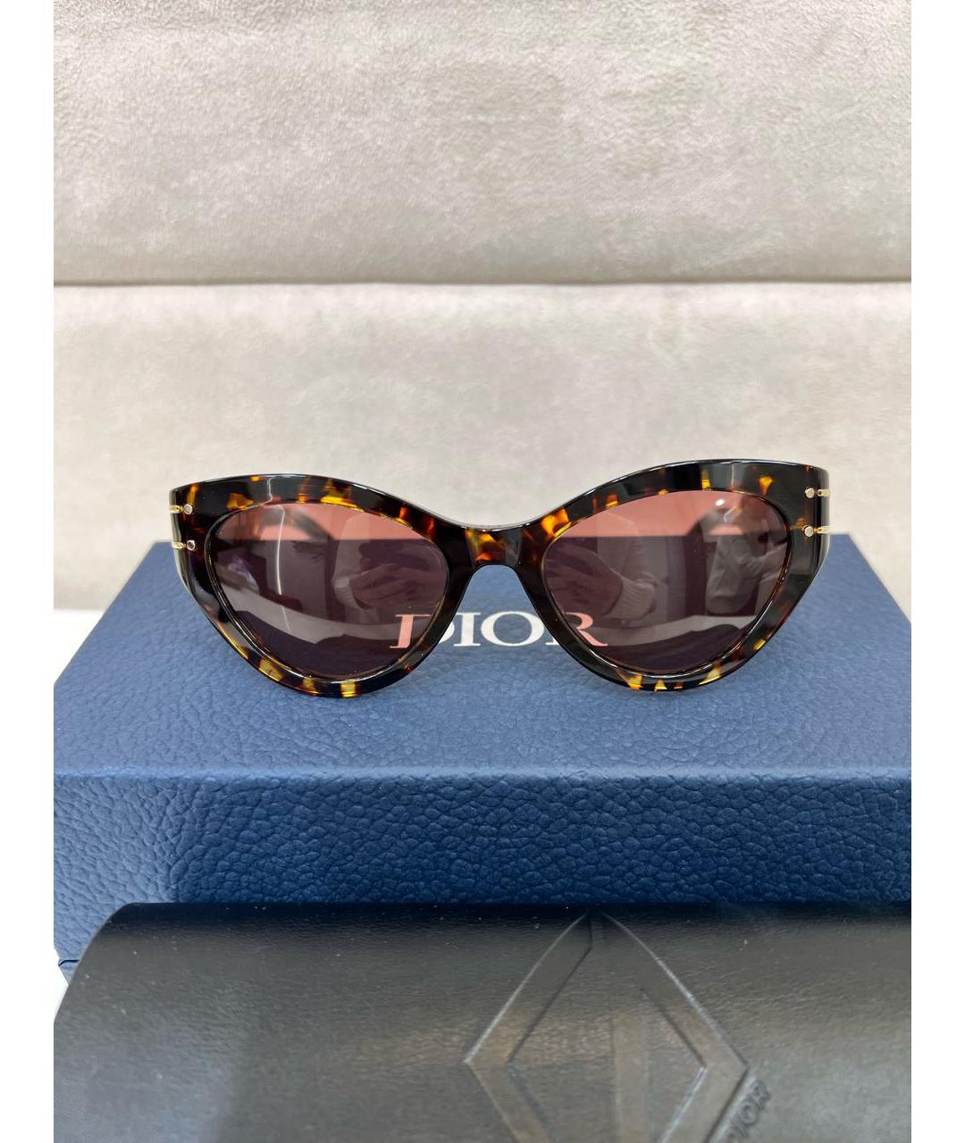 CHRISTIAN DIOR Коричневые пластиковые солнцезащитные очки, фото 8