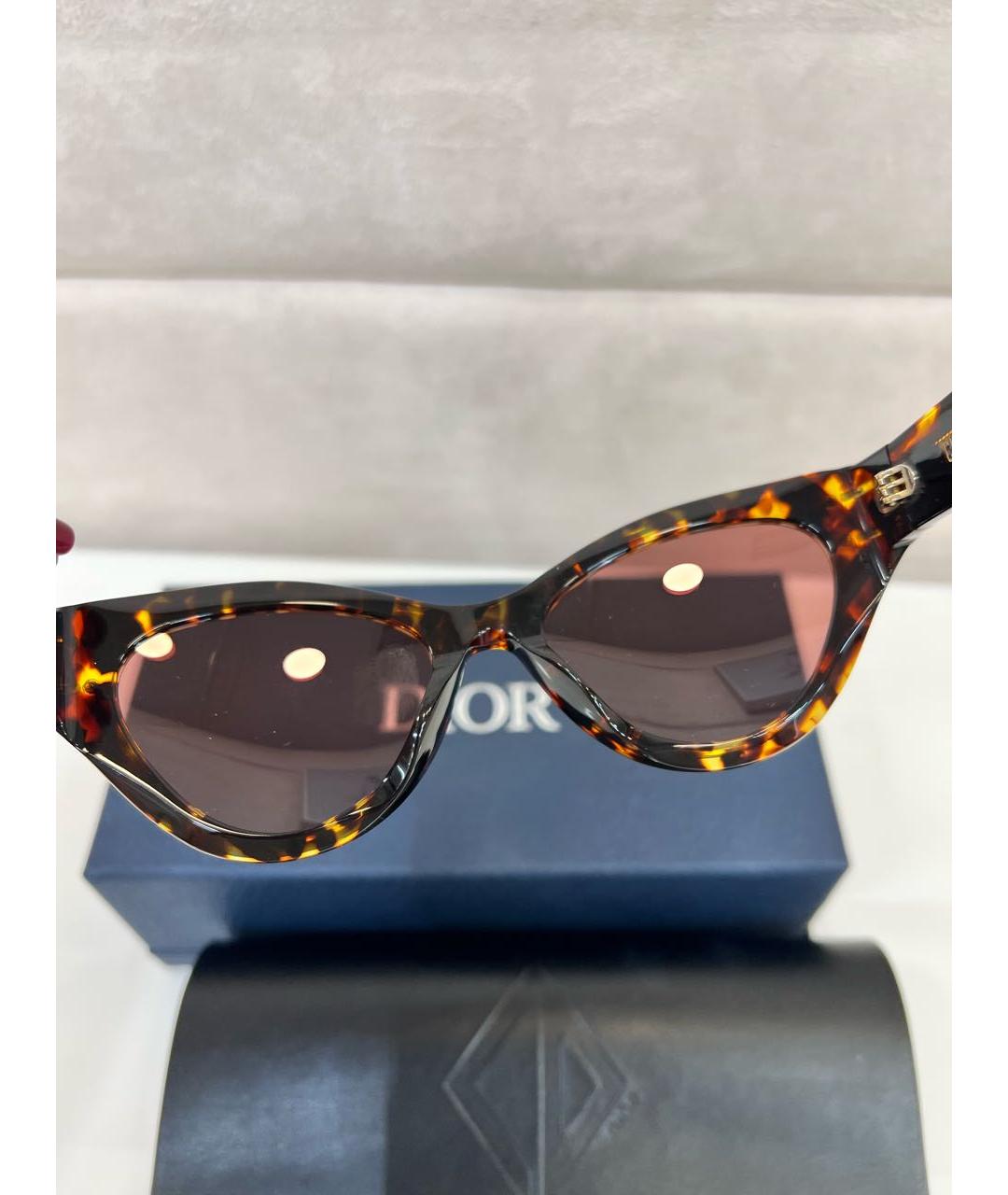 CHRISTIAN DIOR Коричневые пластиковые солнцезащитные очки, фото 5