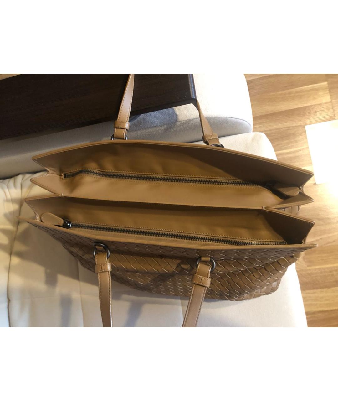BOTTEGA VENETA Коричневая кожаная сумка тоут, фото 3