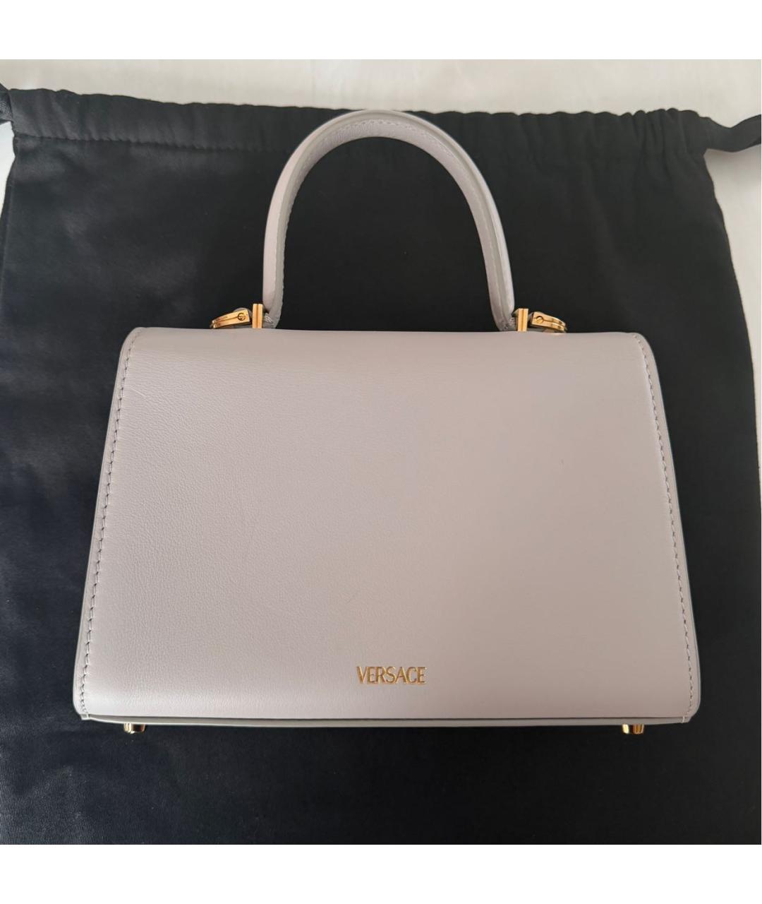 VERSACE Серая кожаная сумка с короткими ручками, фото 3