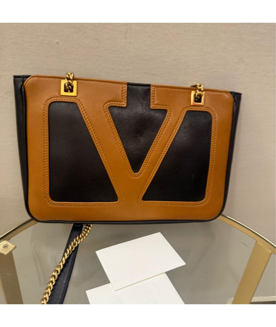 VALENTINO Бежевая кожаная сумка с короткими ручками, фото 5