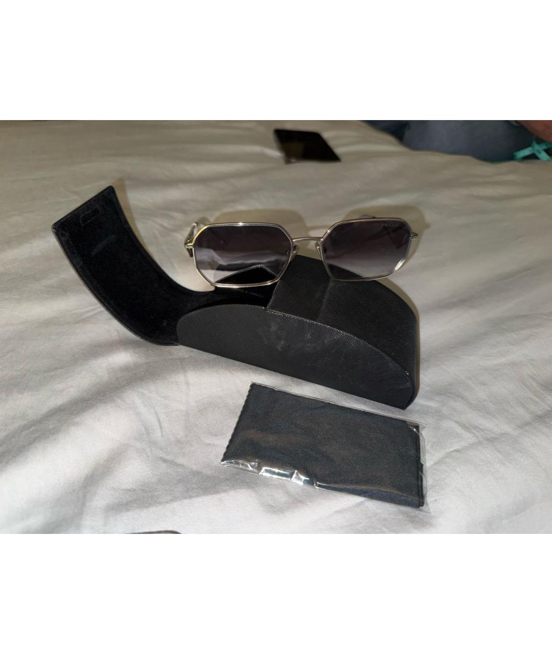 PRADA Золотые металлические солнцезащитные очки, фото 2