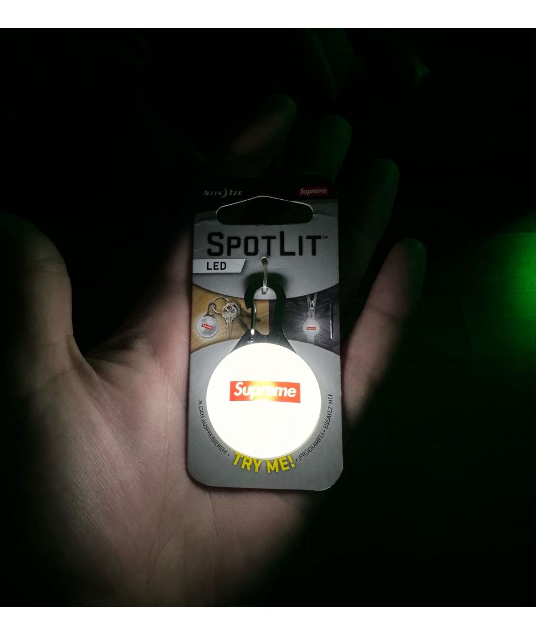 SUPREME Белый брелок, фото 4
