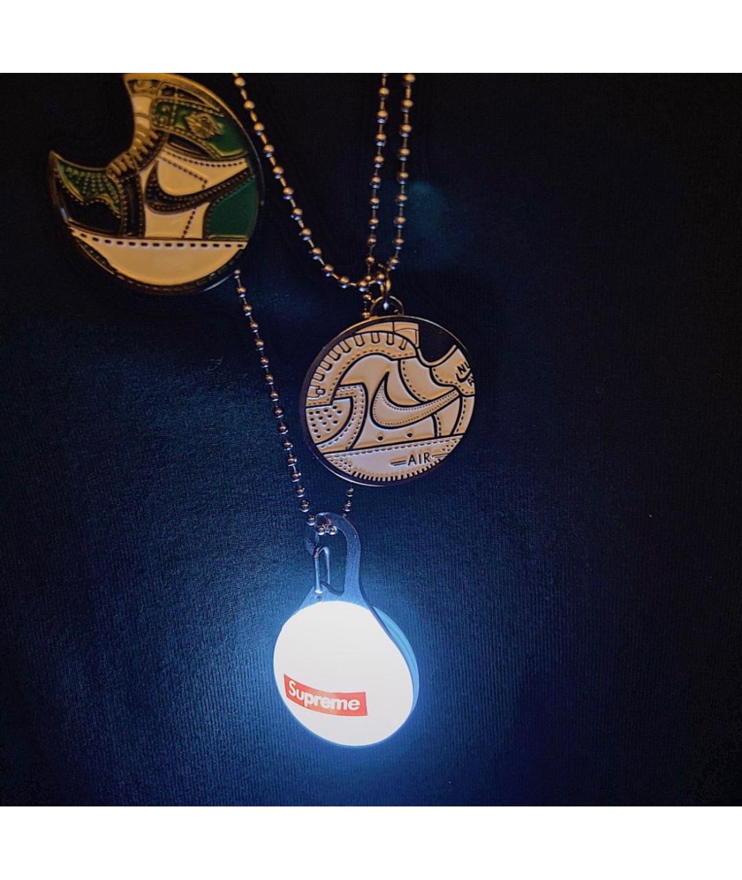 SUPREME Белый брелок, фото 7