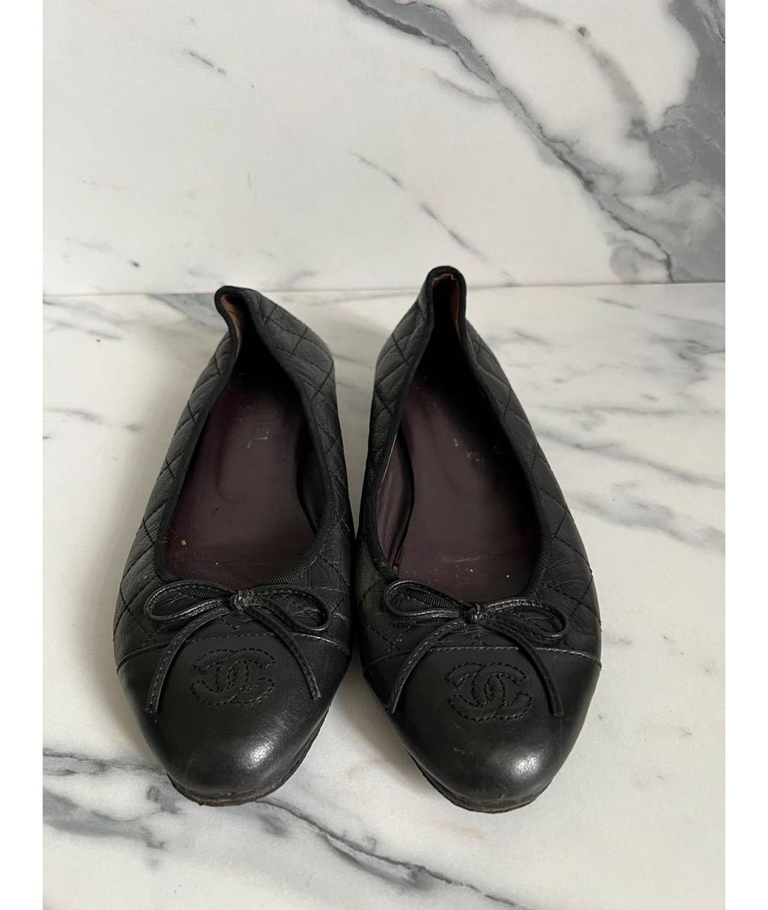 CHANEL Черные кожаные балетки, фото 2