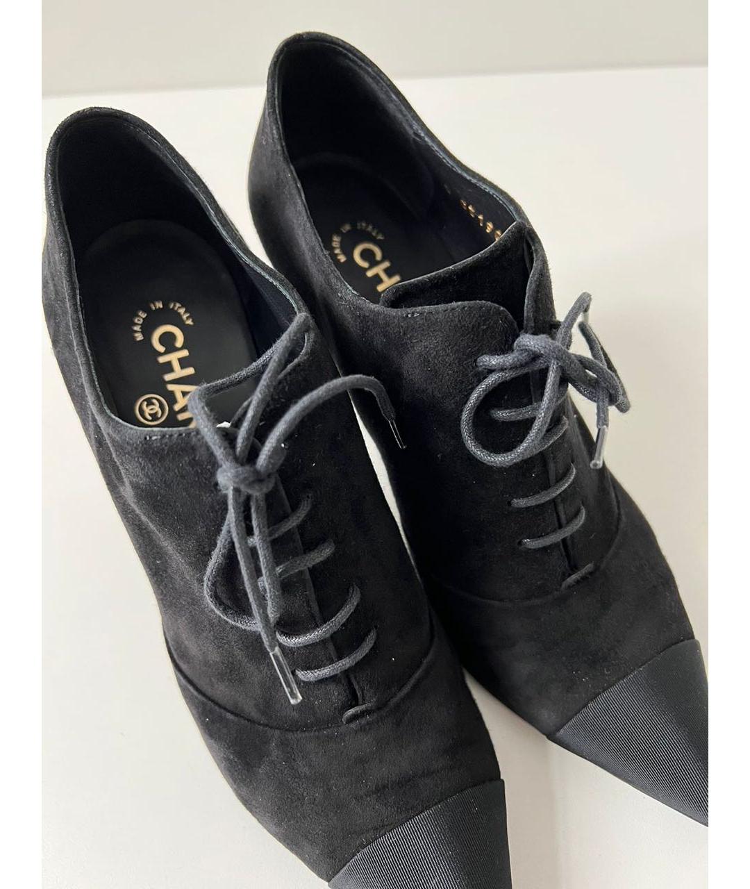 CHANEL Черные замшевые ботильоны, фото 3