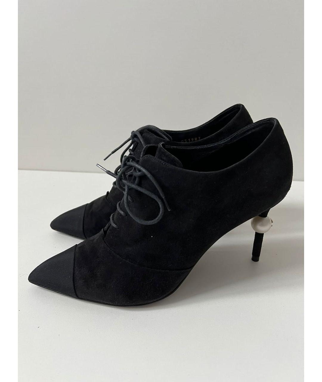 CHANEL Черные замшевые ботильоны, фото 7