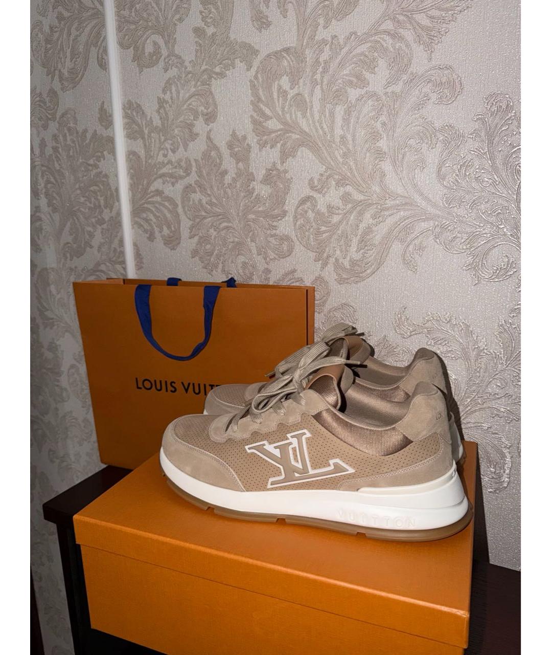 LOUIS VUITTON Бежевые замшевые низкие кроссовки / кеды, фото 5
