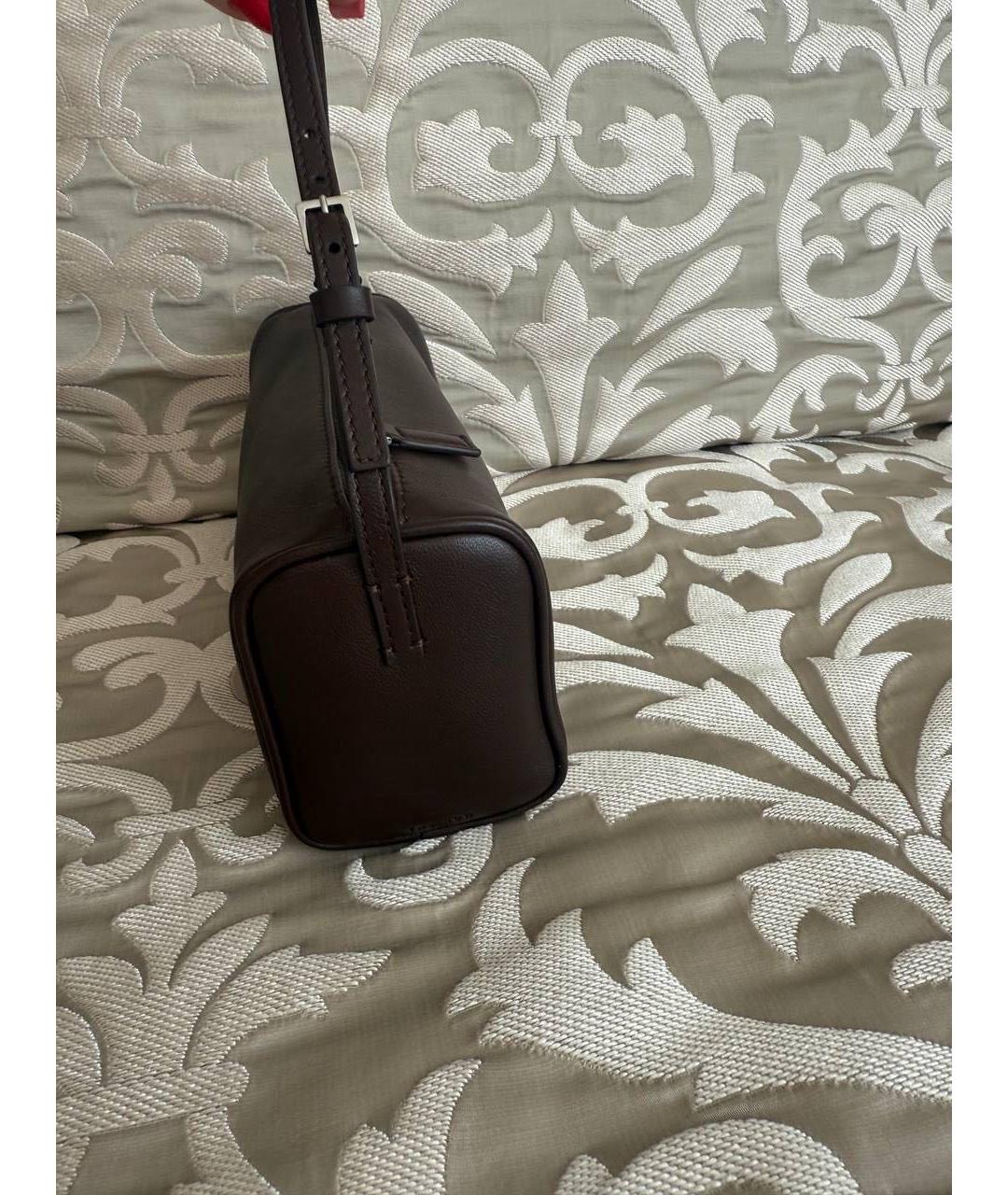 THE ROW Коричневая кожаная сумка с короткими ручками, фото 2