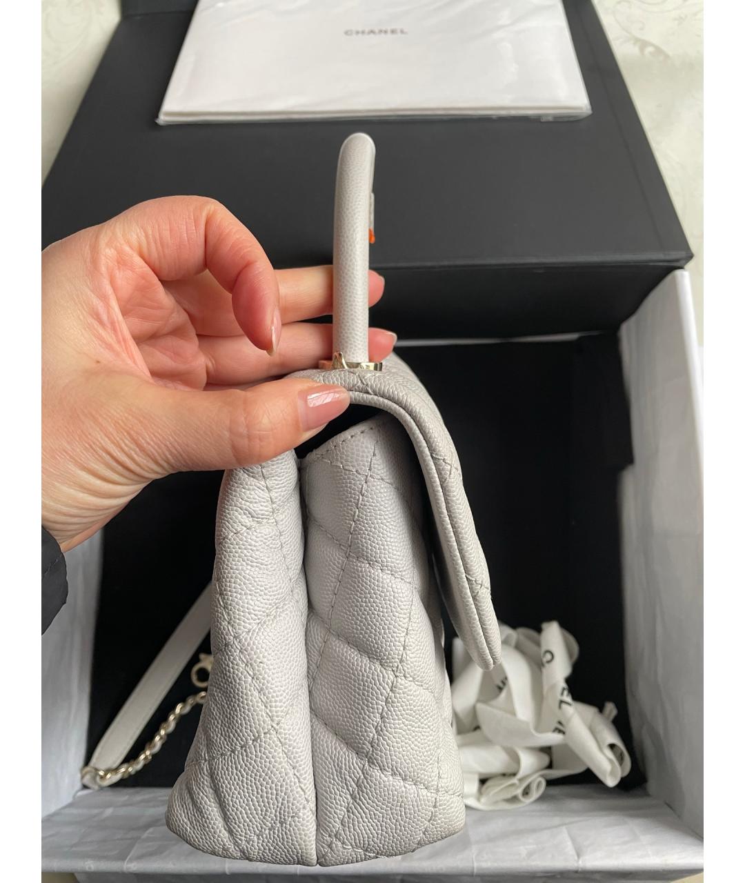 CHANEL Серая кожаная сумка с короткими ручками, фото 5