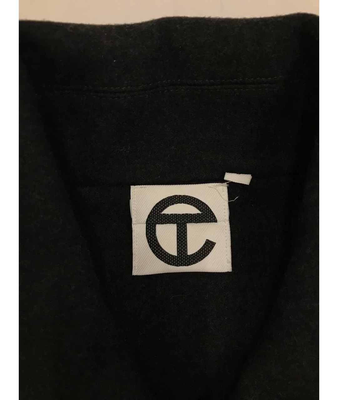 TELFAR Черное шерстяное пальто, фото 4