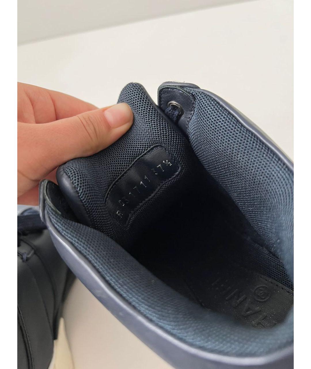 CHANEL Темно-синие кожаные кеды, фото 6