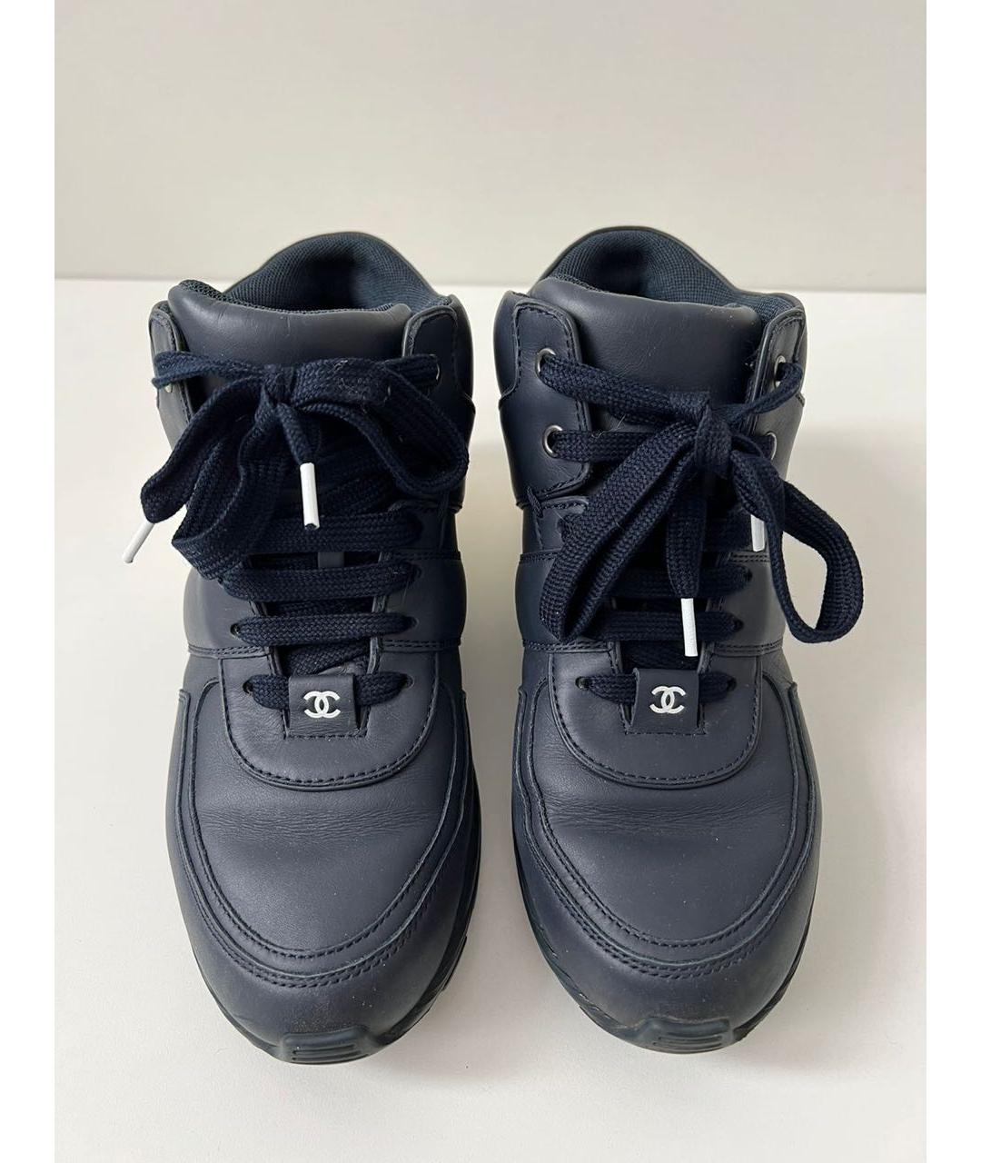 CHANEL Темно-синие кожаные кеды, фото 2
