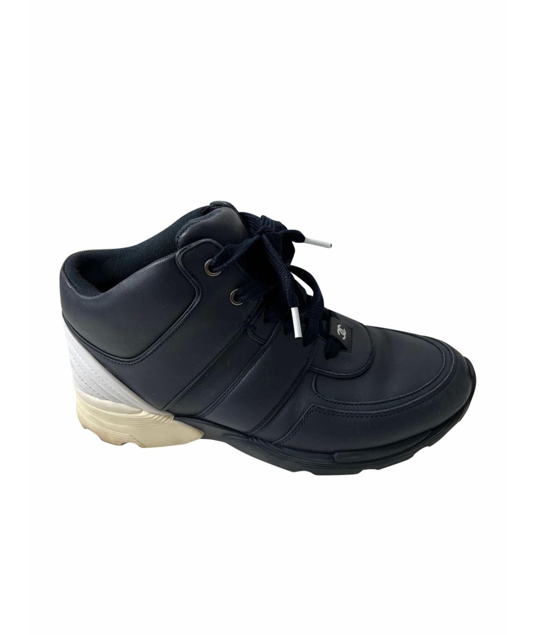 CHANEL Темно-синие кожаные кеды, фото 1