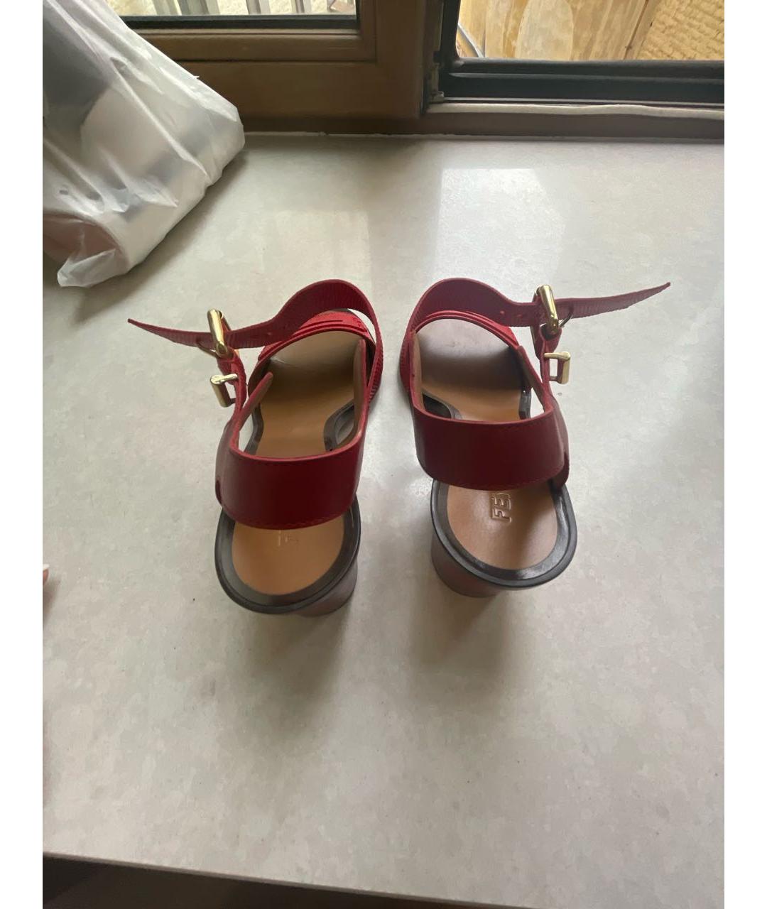 FENDI Красные босоножки из экзотической кожи, фото 3