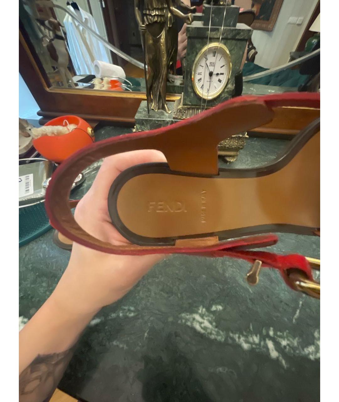 FENDI Красные босоножки из экзотической кожи, фото 6