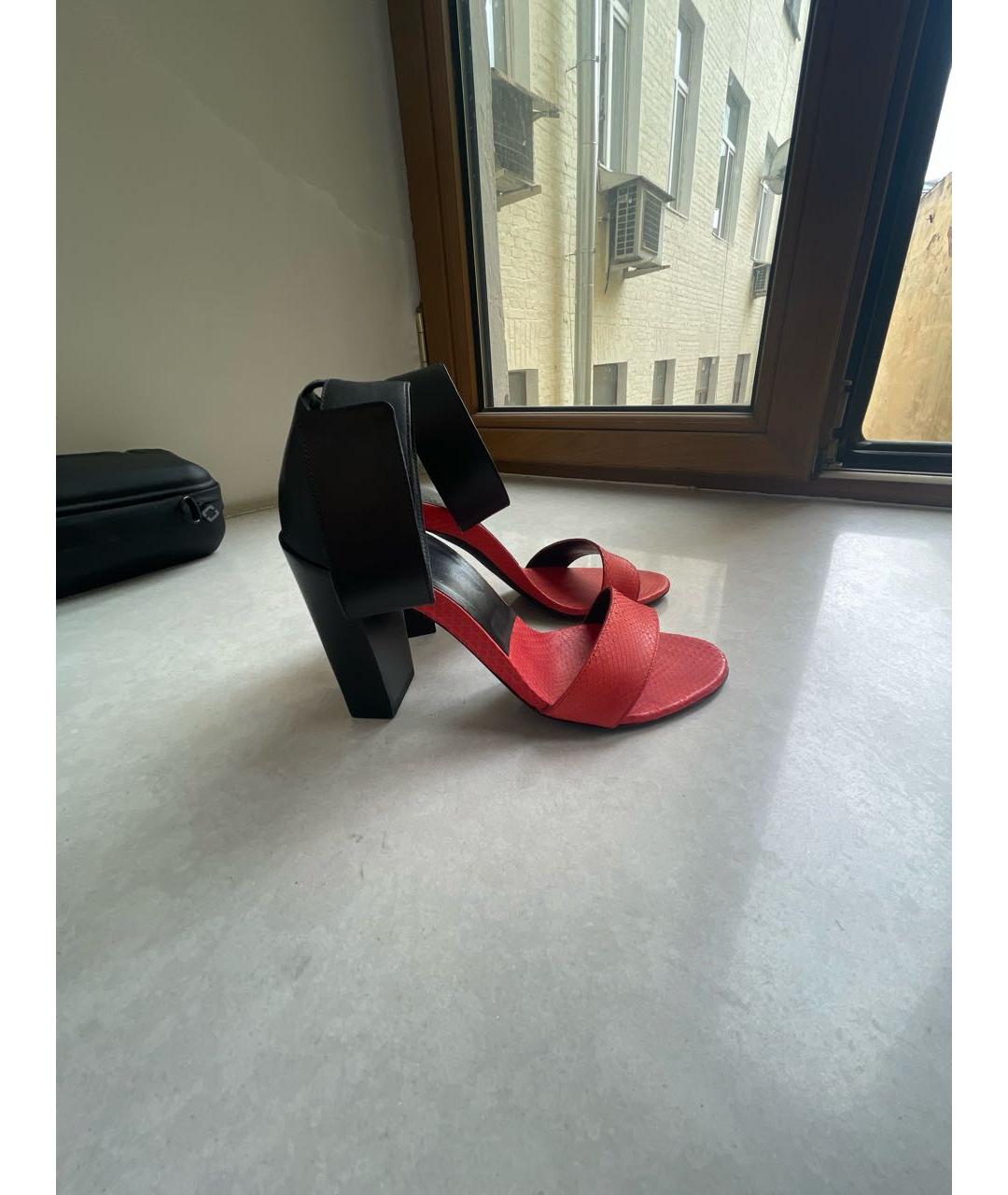 CHLOE Коралловые босоножки из экзотической кожи, фото 7