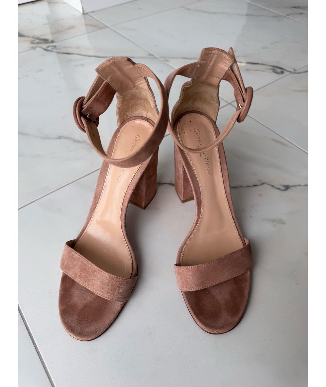 GIANVITO ROSSI Бежевые замшевые босоножки, фото 3