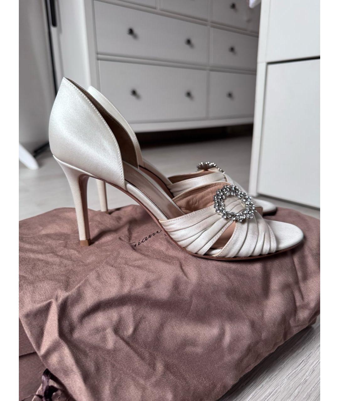 GIANVITO ROSSI Бежевые кожаные туфли, фото 9