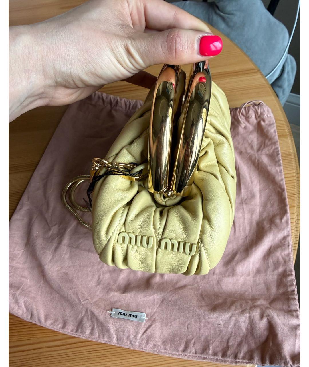 MIU MIU Желтая кожаная сумка через плечо, фото 3
