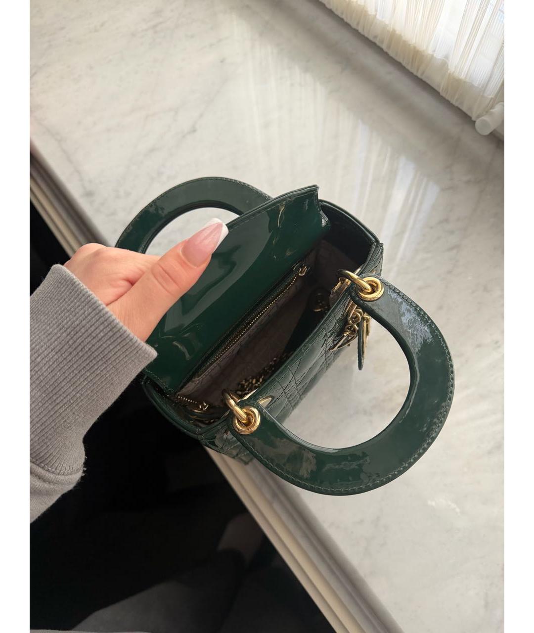 CHRISTIAN DIOR Зеленая сумка с короткими ручками из лакированной кожи, фото 4