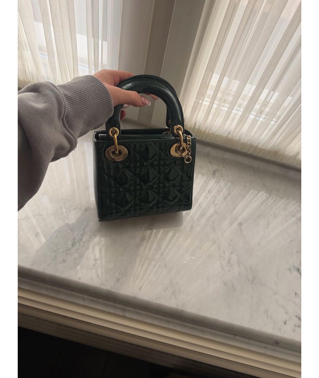 CHRISTIAN DIOR Зеленая сумка с короткими ручками из лакированной кожи, фото 3