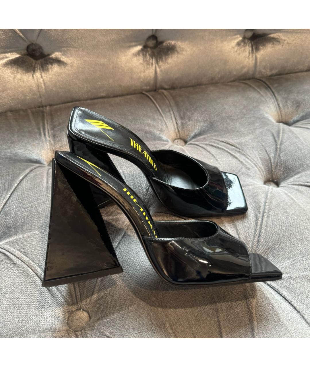 THE ATTICO Черные босоножки из лакированной кожи, фото 6