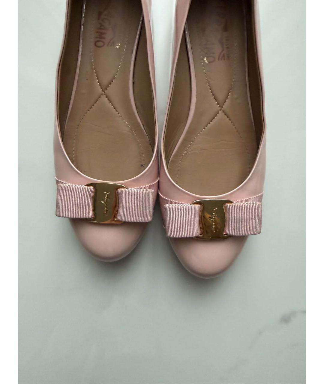 FERRAGAMO Розовые туфли из лакированной кожи, фото 4