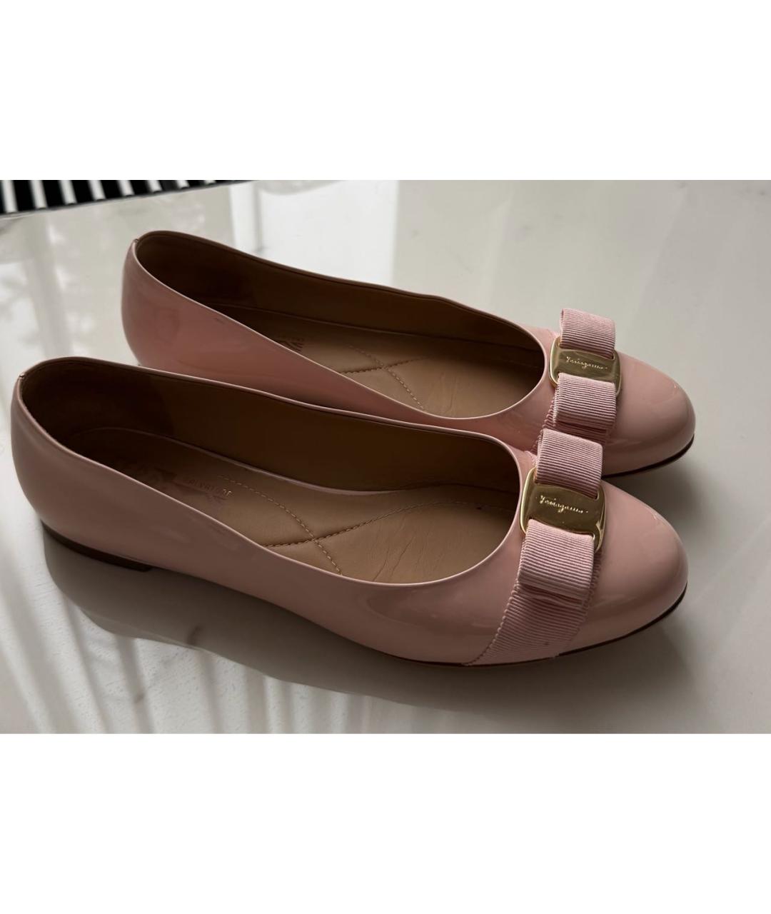 FERRAGAMO Розовые туфли из лакированной кожи, фото 2