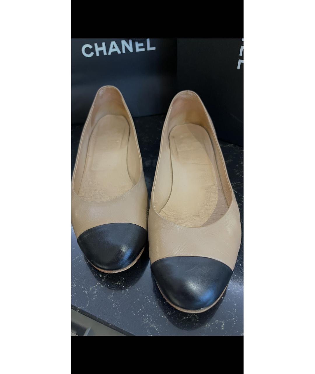 CHANEL Бежевые кожаные балетки, фото 3