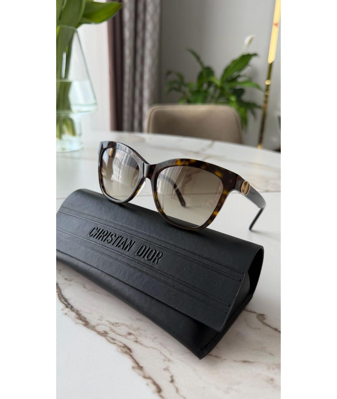 CHRISTIAN DIOR Коричневые пластиковые солнцезащитные очки, фото 5